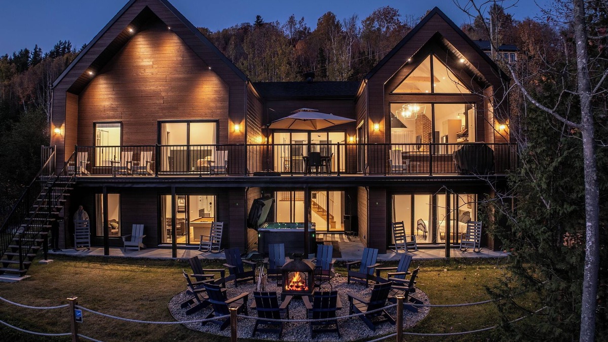Saint Come Ski Chalet | Rustic Lakefront Chalet-6BR-3BATH with Spa