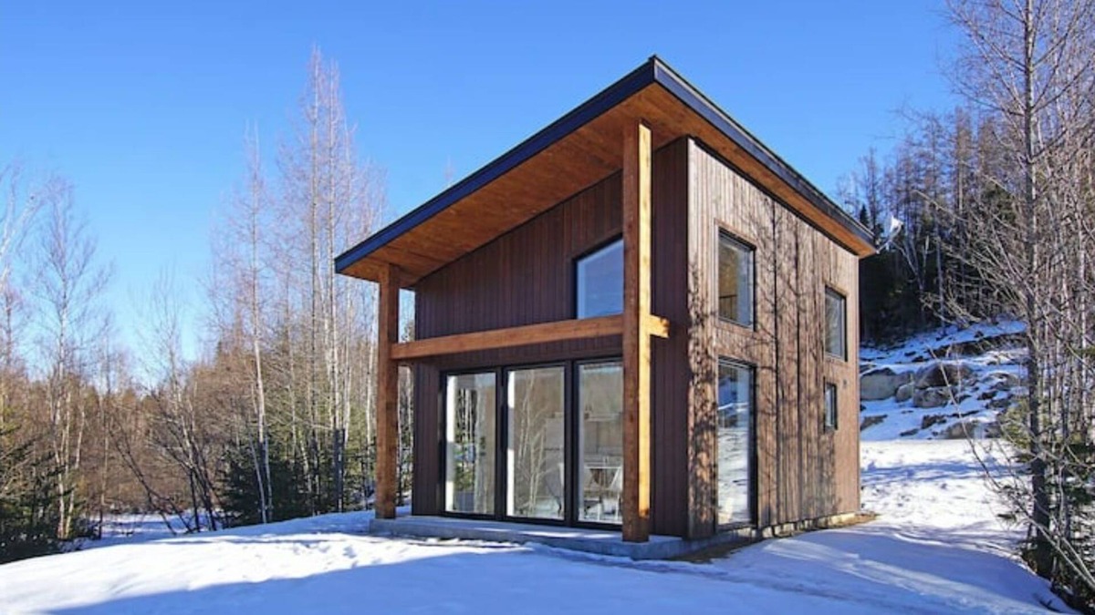 Sainte-Marguerite-du-Lac-Masson Cabin | Vrbo Property