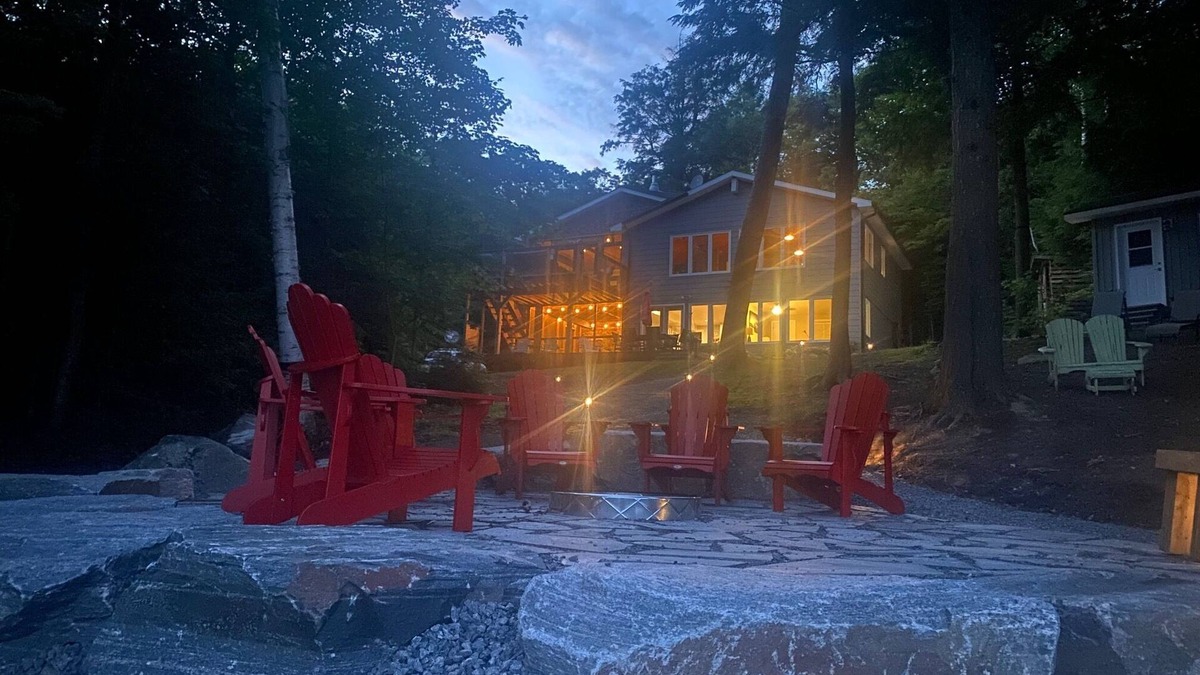 Unorganized Centre Parry Sound Cottage | Private Lakefront Cottage on Deer Lake