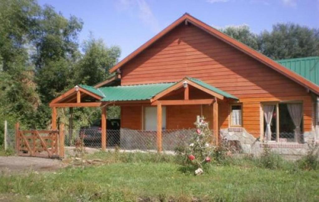 San Martin de los Andes House | Cabaña con costa de arroyo