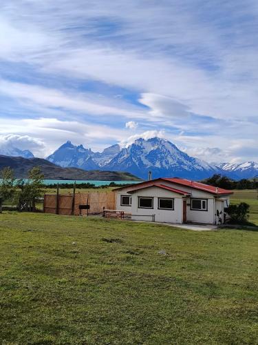 Torres Del Paine House | CABAÑA ESTANCIA LAZO