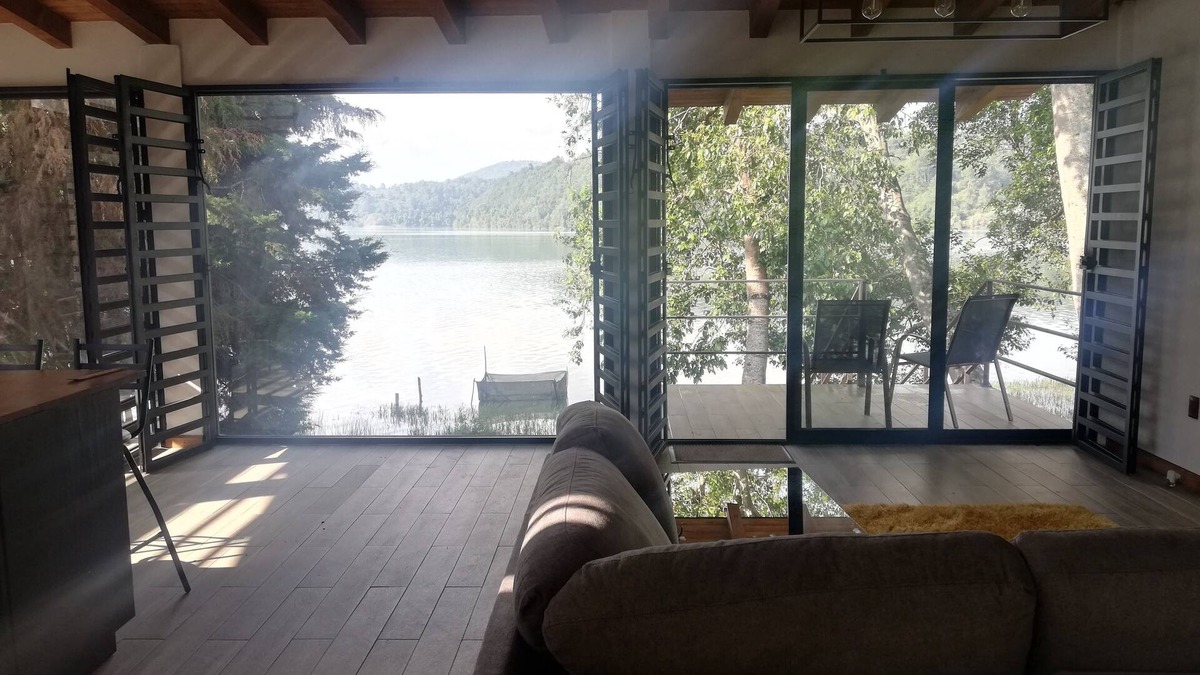 Morelia Cabin | Cabaña Moderna Junto al Lago