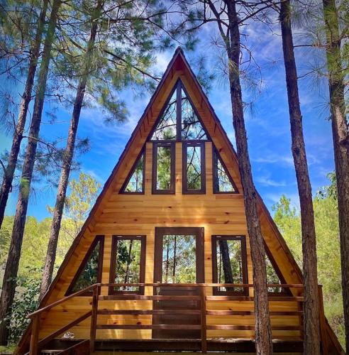 San Jose del Pacifico Ski Chalet | Cabaña nueva en el bosque y cerca al río Starlink