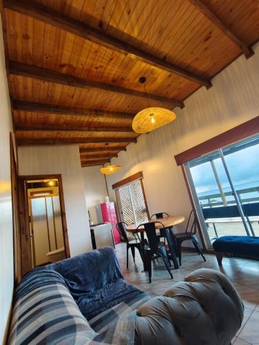 Curanipe House | Cabañas Refugio Costero