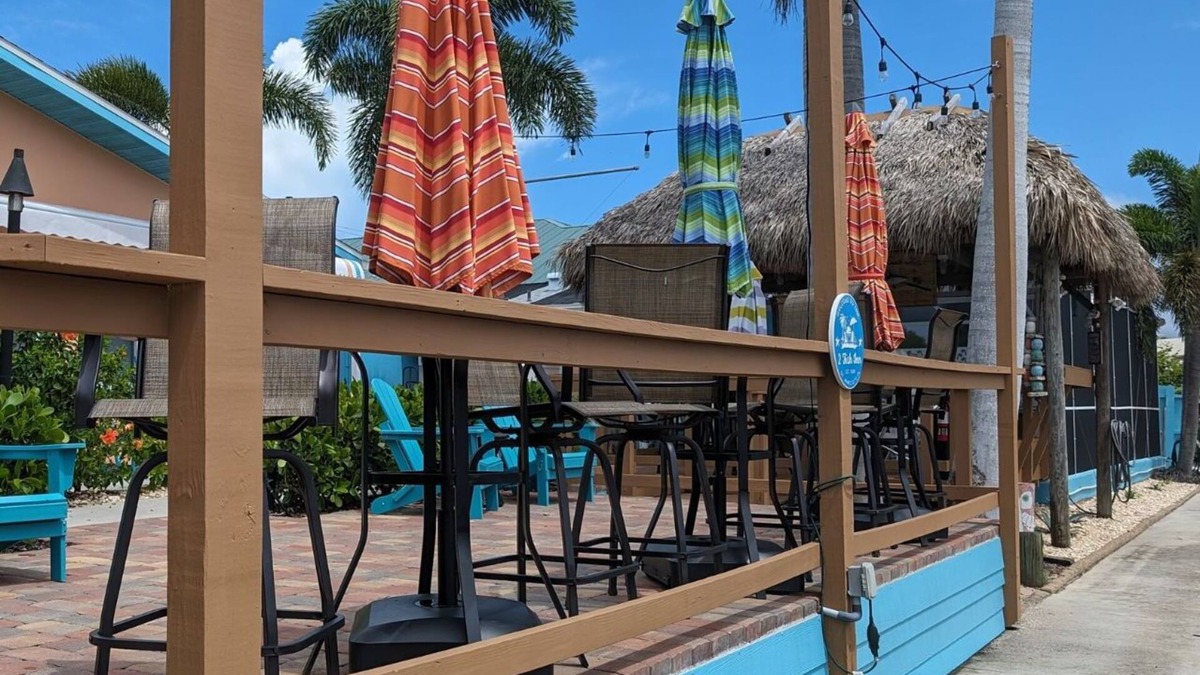 Saint James City Cabin | Cabana @ 2 Fish Inn Pool Side
