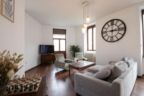 Ouroux House | Cabana & L'Auberge Beaujolaise - Maison de Ville