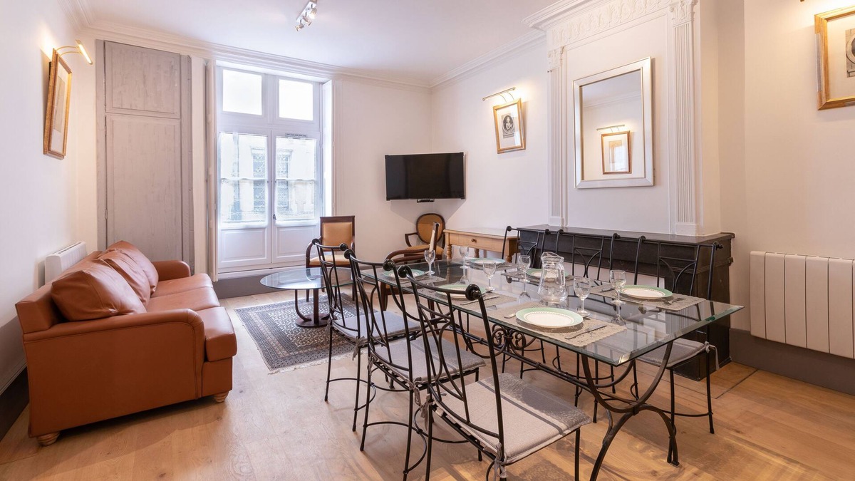 Tournus Apartment | Cabana & Le Grand Joyau Tournusien