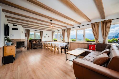 Fundata House | Cabana Maia