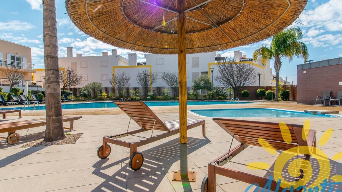 Conceicao e Cabanas de Tavira Apartment | Cabanas Gardens - Studio Penthouse with pool view