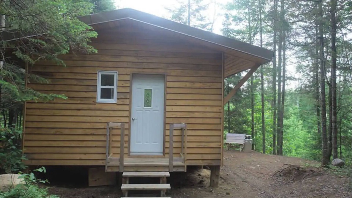 Harrington Cabin | Cabane de groupe avec lits jumeaux 2 sur 2