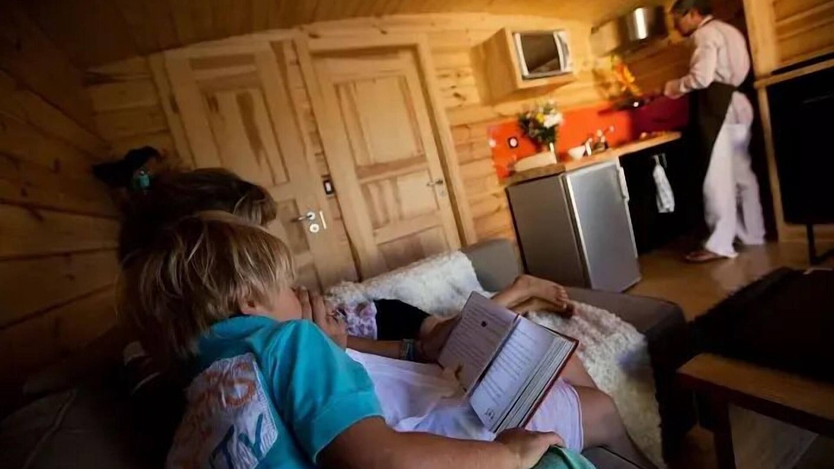 Molinet Cabin | Cabane Flottante au Mouillage 2 Pièces 2/5 Personnes