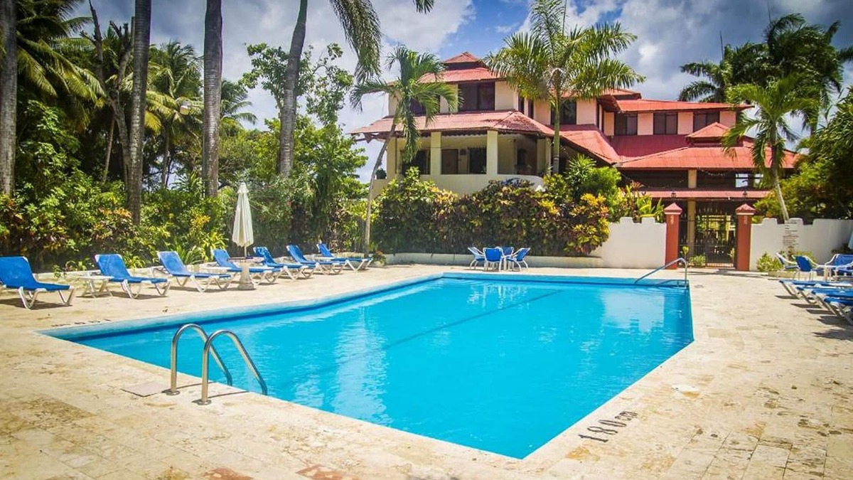 Cabarete Apartment | Cabarete beach apartment, steps from sea and shops, pool/AC/balcony