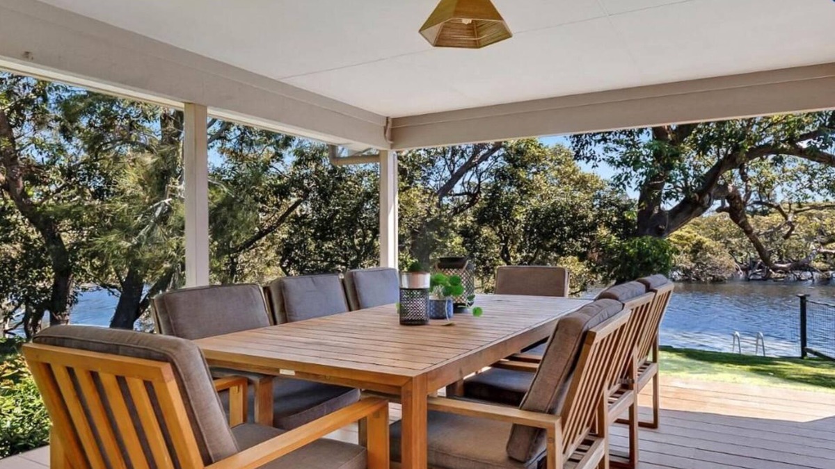 Currarong House | Cabarita on the Creek - Serenity, Ocean, Family