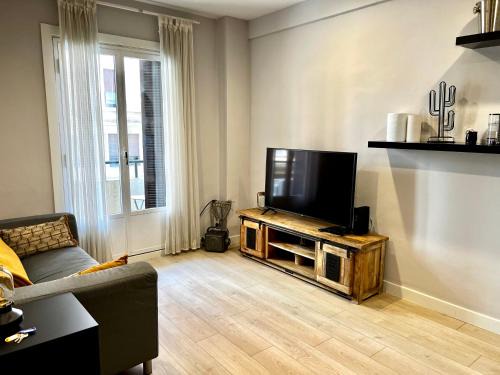 Gros Apartment | CABERNET SAUVIGNON APARTMENT. SURF BEACH