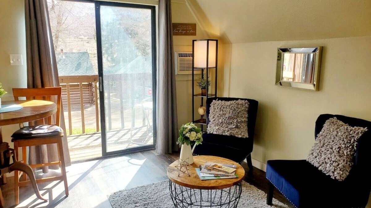Glenwood Springs Cabin | CABIN 11 - Cozy Rustic-Luxury A-FRAME w/Kitchen