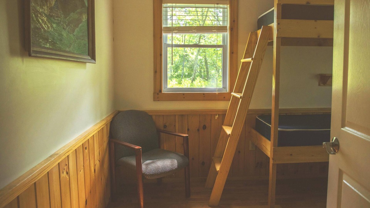 Columbia Cabin | Cabin, 16 Bunks, Kitchen, Bathroom