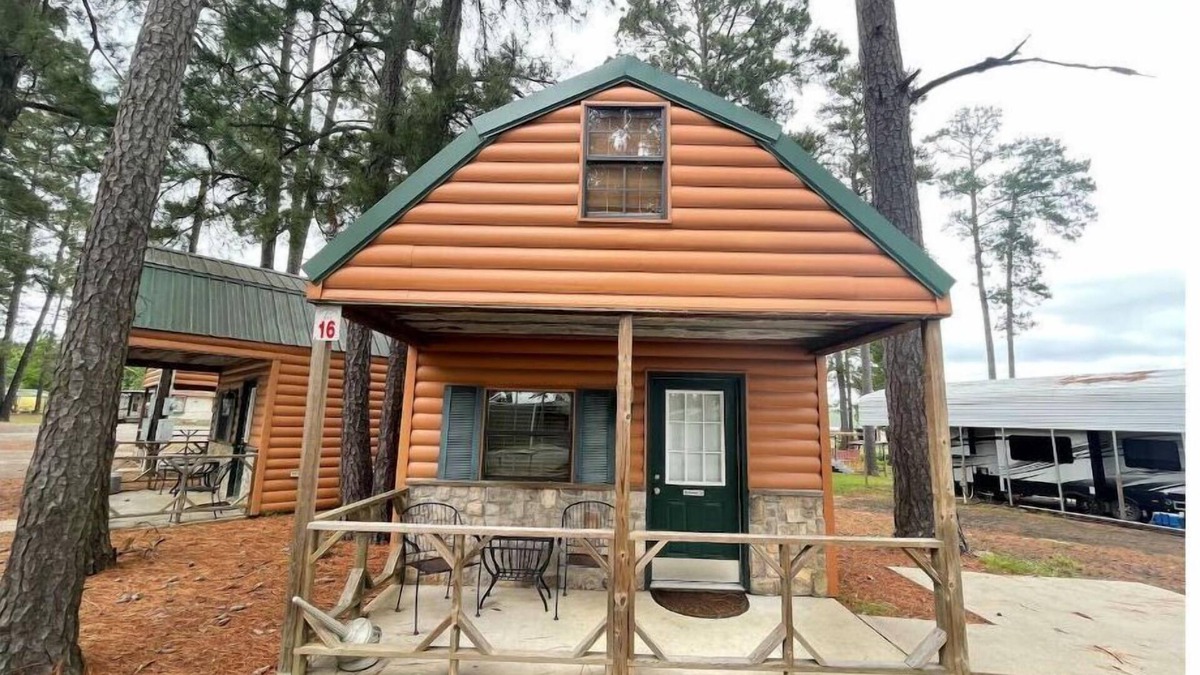 Negreet Cabin | Cabin 16 at Tranquility Bay Resort