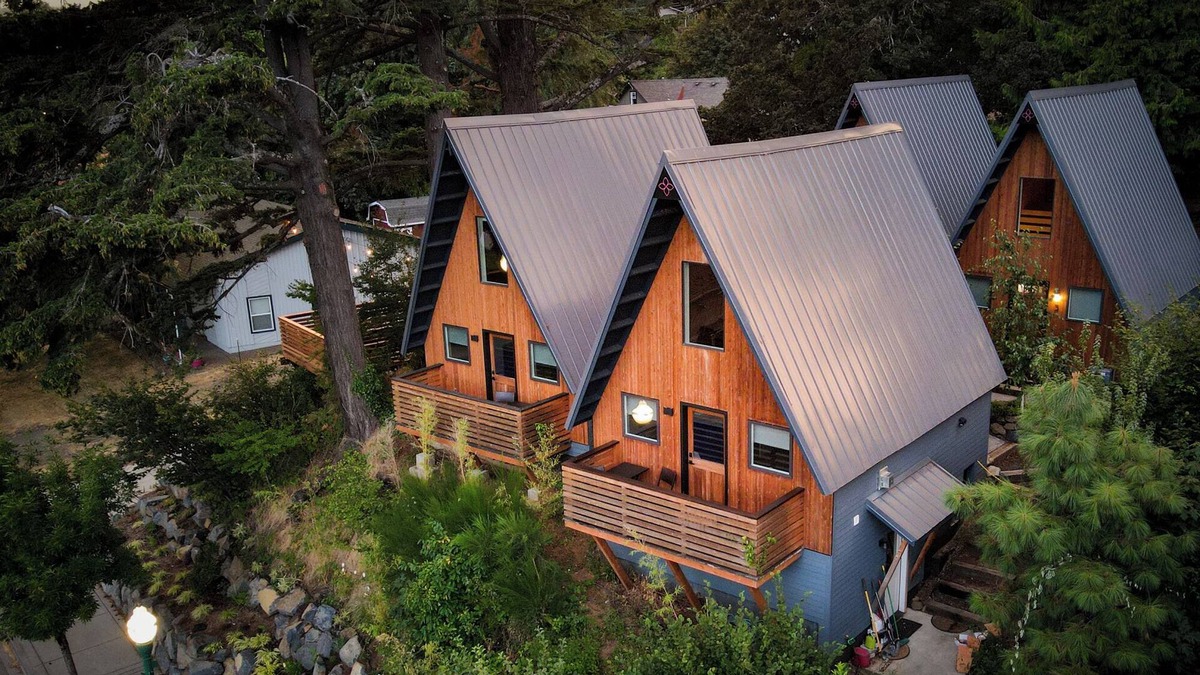 Stevenson Hotel | CABIN 2 WITH RIVER VIEW
