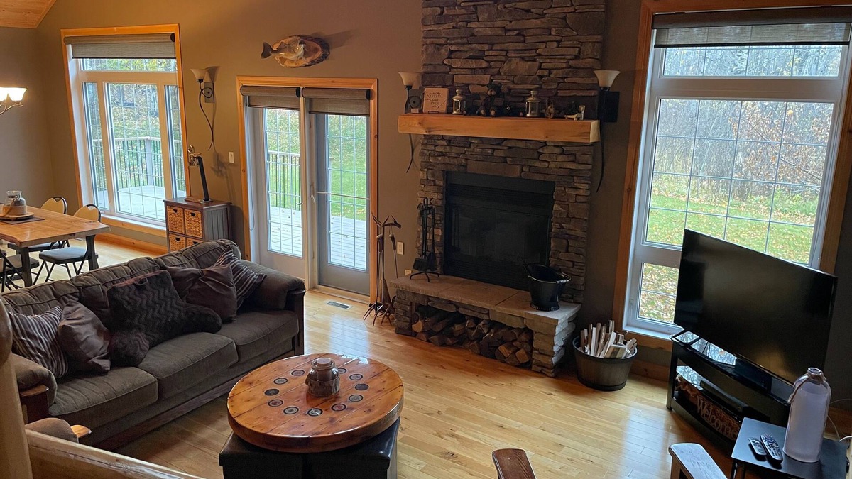Wasagaming Cabin | Cabin 200 - Riding Mountain Luxury Cabins