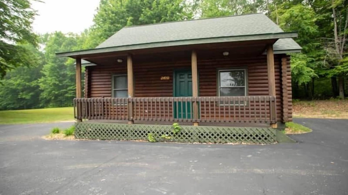 Gaylord House | Cabin 2498 - Spacious Log Cabin inside Private Resort
