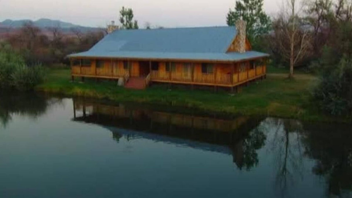 Thermopolis Cabin | Cabin 3 .