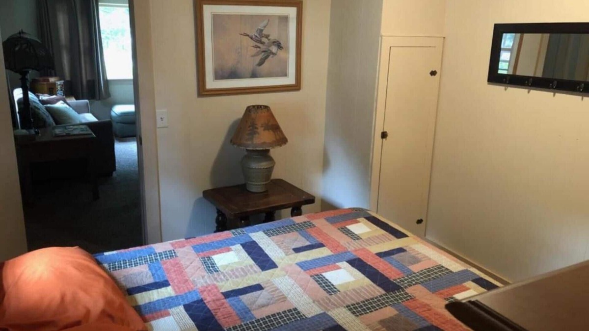 Birchwood Cabin | Cabin 5 - Pet Friendly updated 3 bedroom Cabin with 1 Boat Slip Included