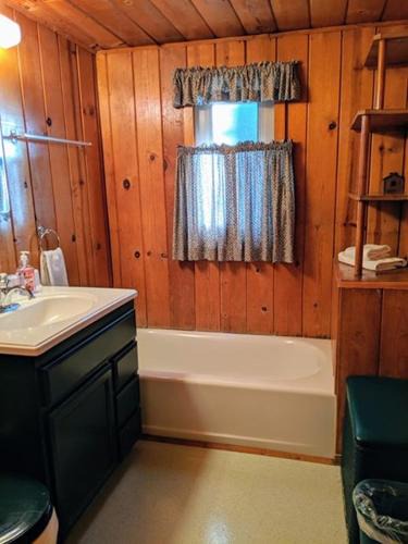 Strawberry House | Cabin #5
