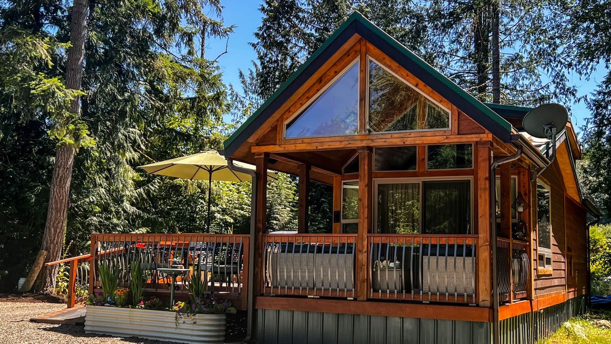 Lakebay Cabin | Cabin Among the Cedars – Secluded Forest Hideaway Near Beaches & Trails
