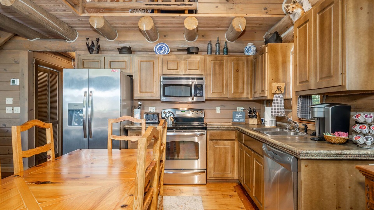 Bixby House | Cabin and Cottage on 140 Gated Acres | Stocked Lakes, Firepit, Playground, Hike