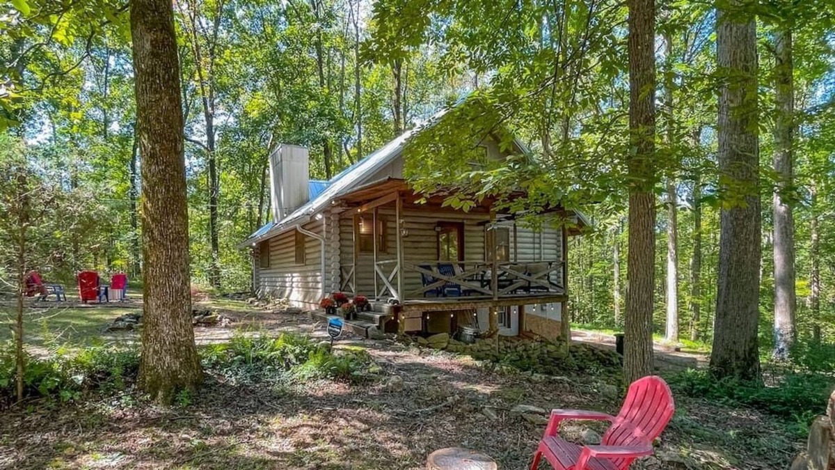 Kingston Springs Cabin | Cabin and Creek - Secluded Oasis - 3BD