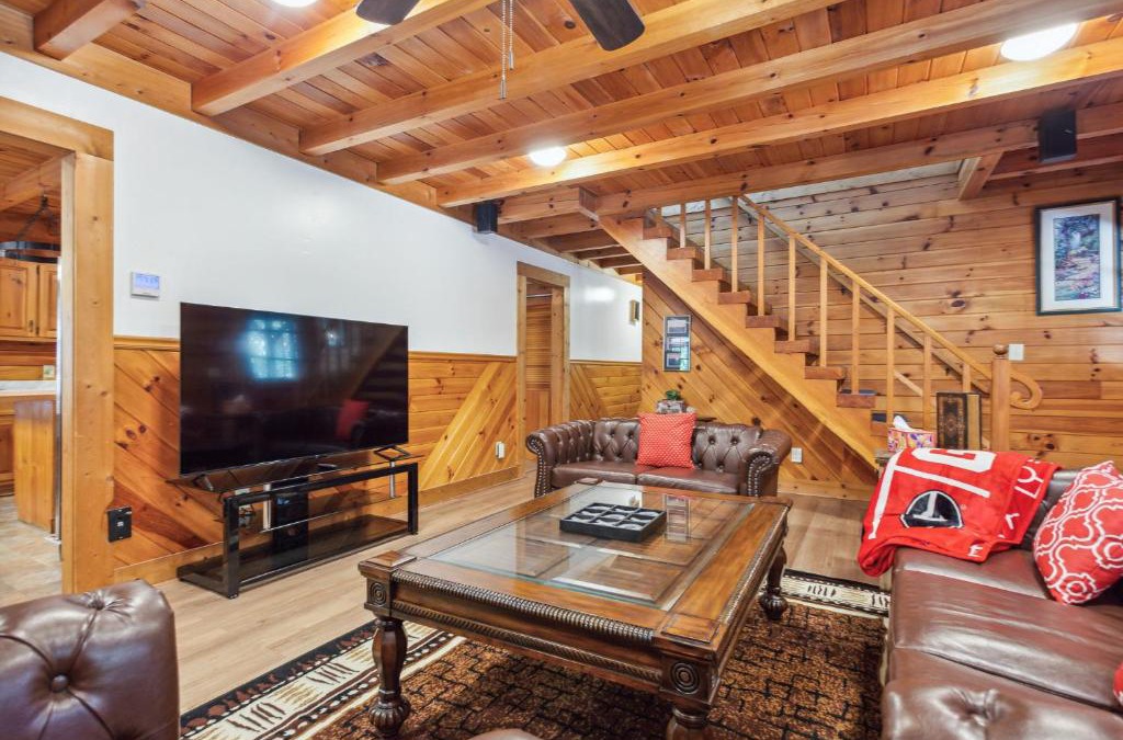 Gainesville House | Cabin Bliss - Just 1 Mile from Lake Lanier