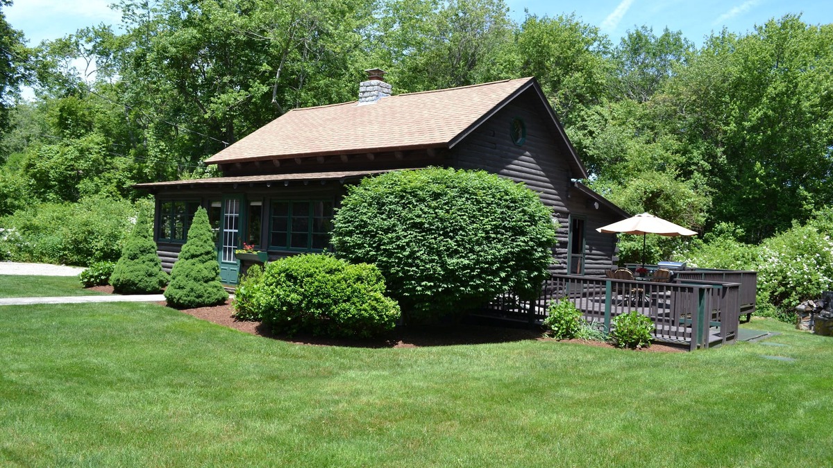 Bonnet Shores House | Cabin by the Sea - Newly Renovated Log Cabin Near the Beach - Private Location