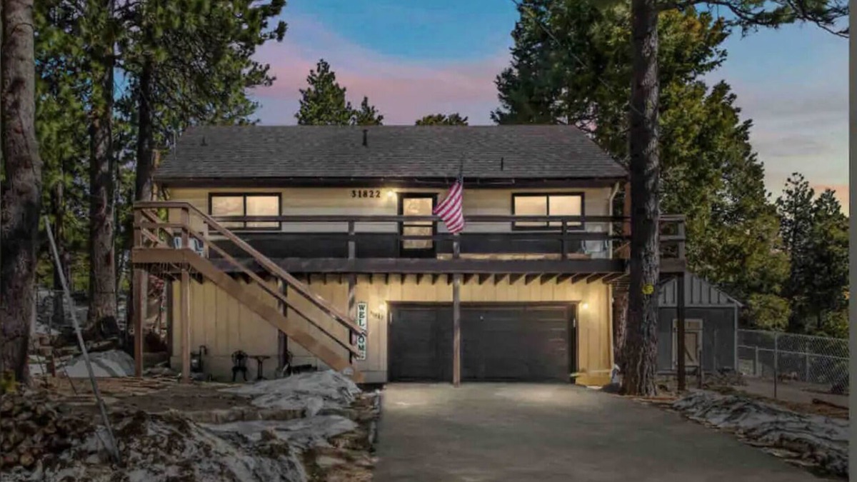 Running Springs Cabin | Cabin Chateau Relaxo Cabin large game room. Walking distance to town.