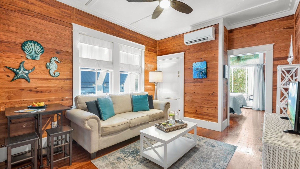 The Meadows Condo | CABIN FEVER ~ First Floor 1 Bedroom, 1 Bathroom with Full Kitchen and Pool!