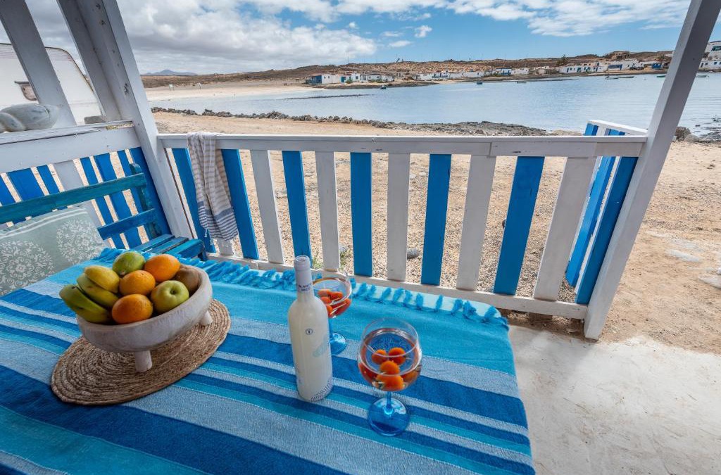 La Oliva Apartment | Cabin in front of idyllic majanicho beach