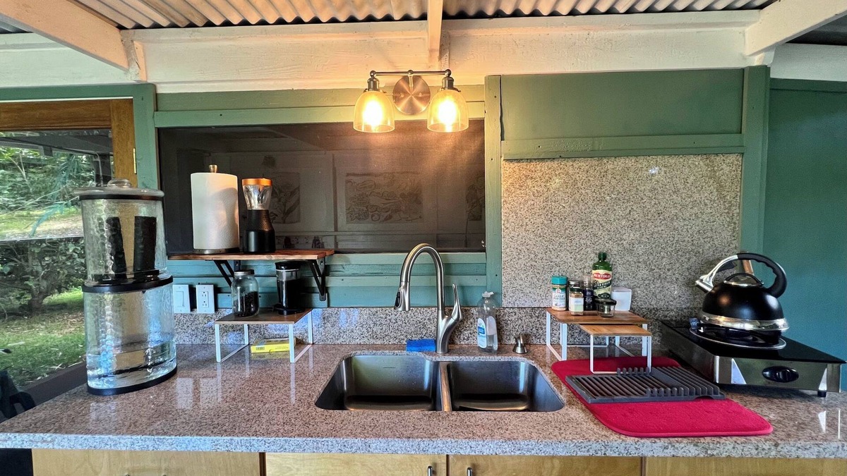 Kealakekua Cabin | Cabin in Kealakekua with kitchen