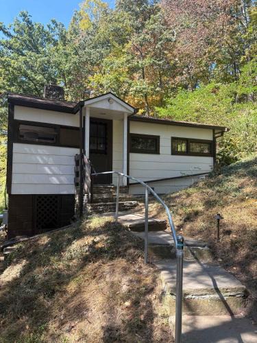Ligonier House | Cabin in Nature at Cliffwood Colony