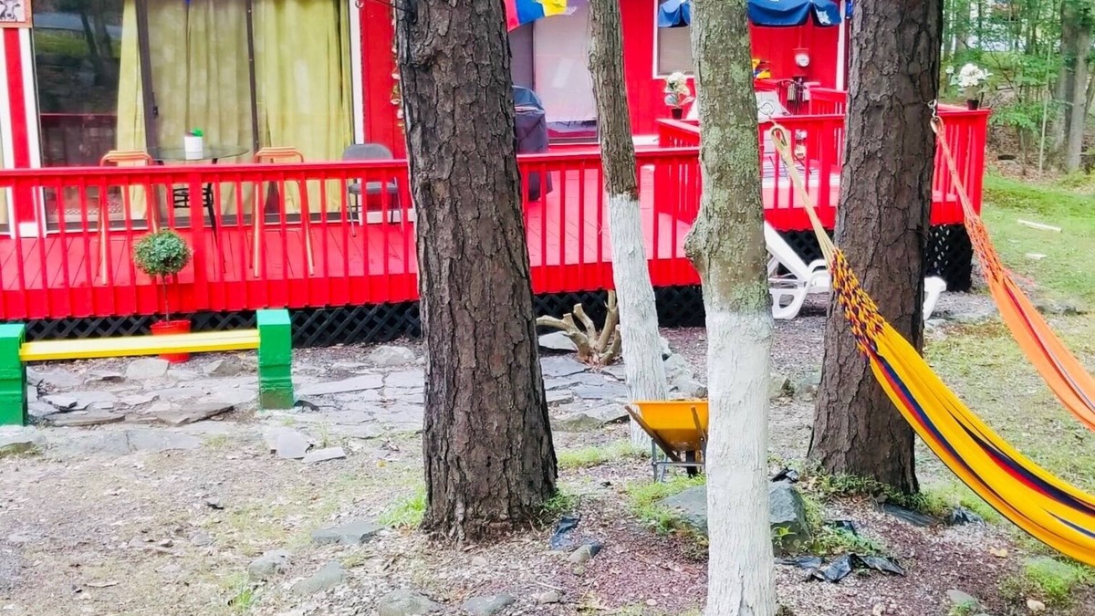 Bushkill House | Cabin in one of the most upscale comunity in poconos