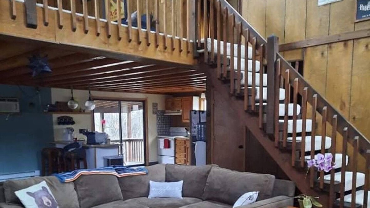 Bushkill Cabin | Cabin in the Mountains