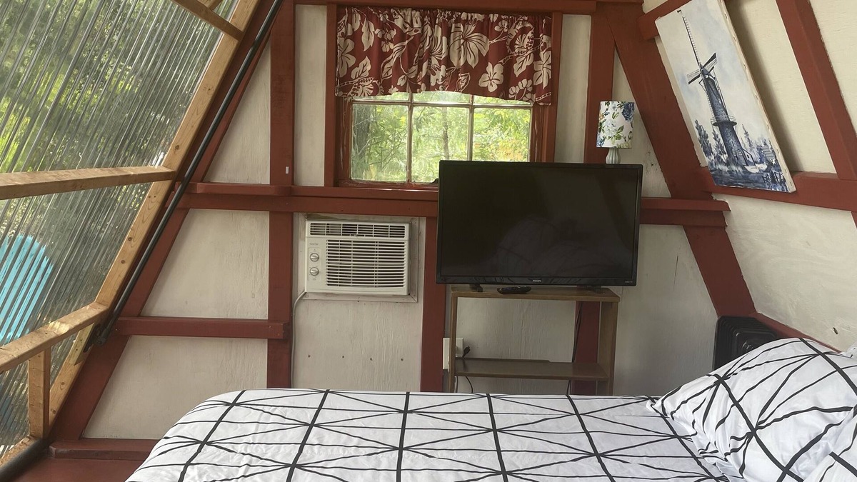 Brookridge RV Rental | Cabin in the Olive Orchard