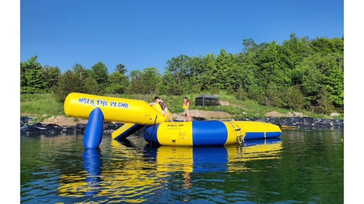 Tyendinaga Cabin | Cabin in the Woods Private Beach Hangout & Sauna