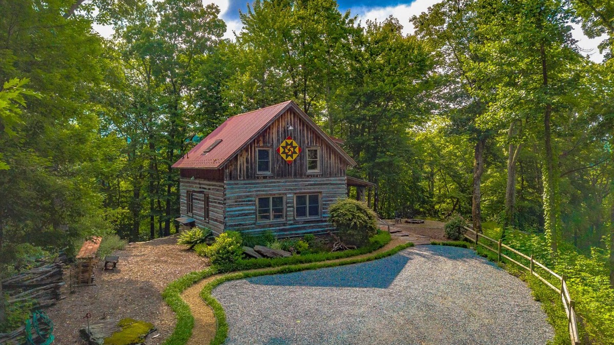 Vilas Cabin | Cabin in Wonderful Mountaintop Setting