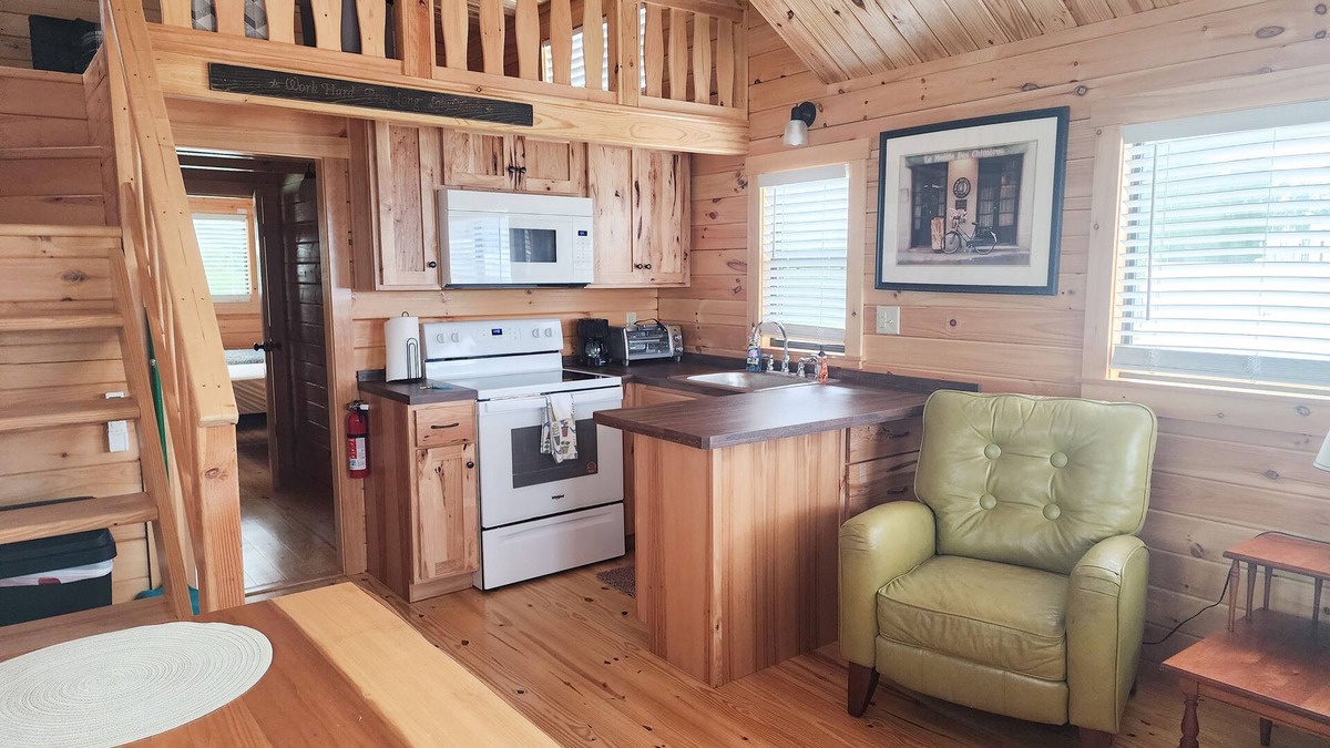 Core Creek Cabin | Cabin: Lower Winter prices! Snowbirds Welcome! Bring your boat for fall fishing