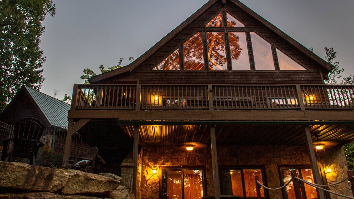 Six Mile Cabin | Cabin on Lake Keowee just minutes from Clemson, lake front property with firepit