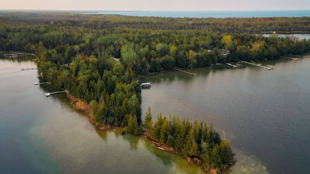 Sturgeon Bay Cabin | Cabin on Peninsula | Waterfront + Sunset View