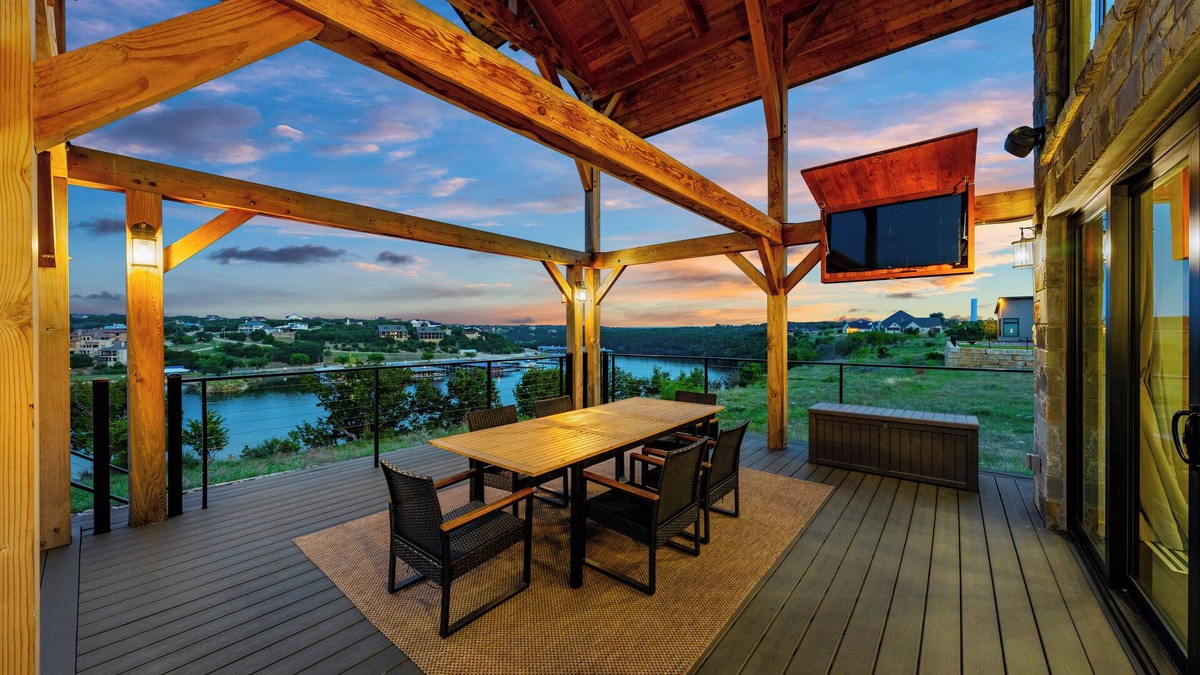 Graford House | Cabin on the Cliff/Possum Kingdom Dock Views