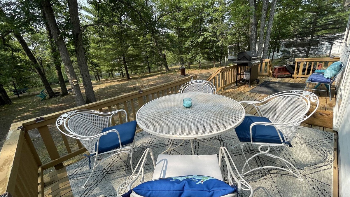 Atlanta Cottage | Cabin on the lake orv’s and campers welcome!