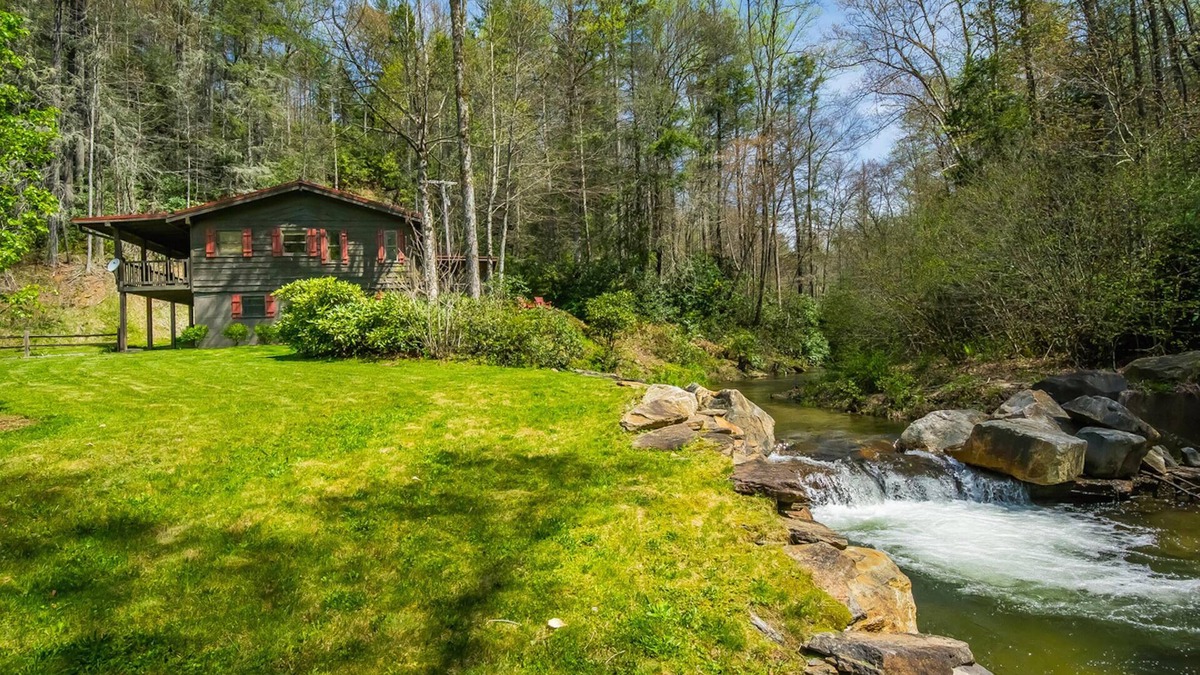 Sapphire Cabin | Cabin on Trout River, 9 Acres Surrounded by US Forest, Waterfalls, 100% Secluded
