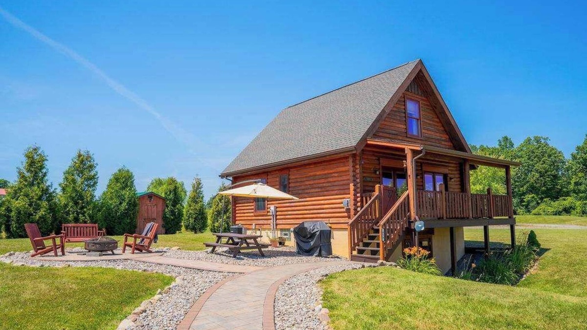 Geneva Cabin | Cabin Otisco Lake Views, Fire Pit & Pool Table