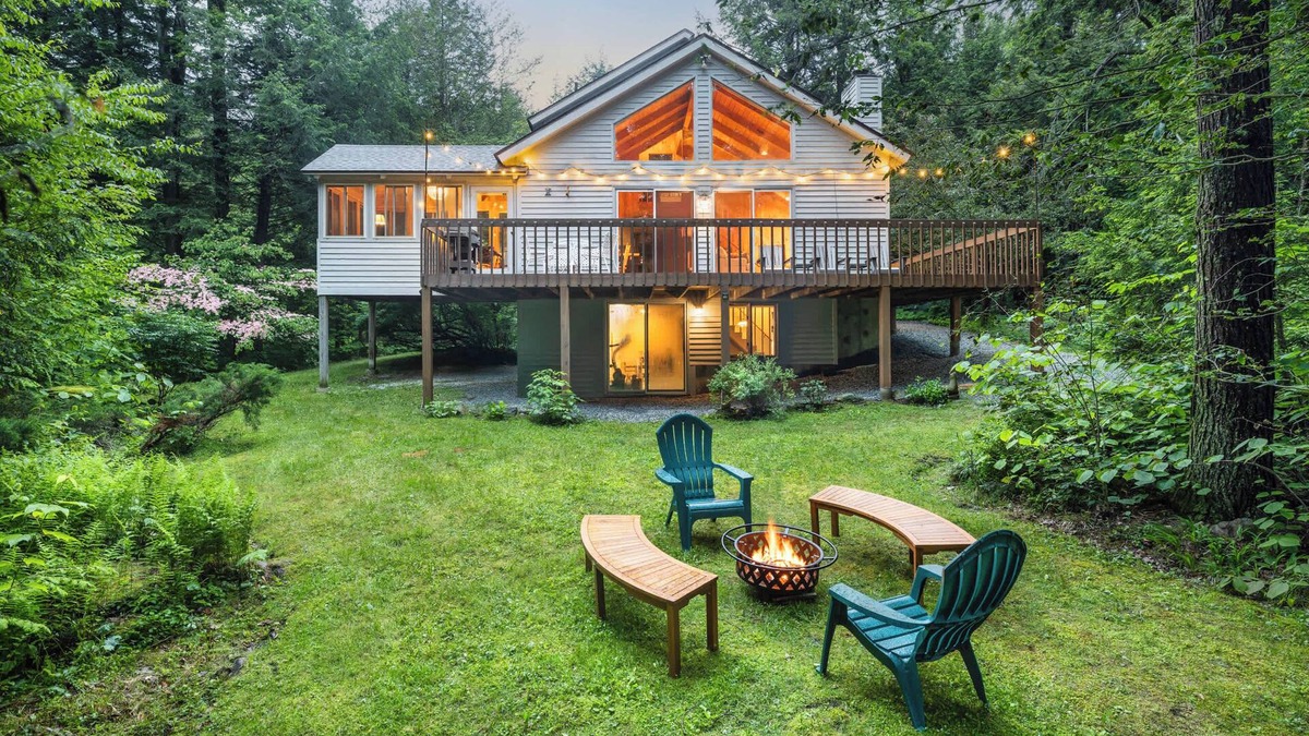Becket House | Cabin Retreat in the Berkshire Woods